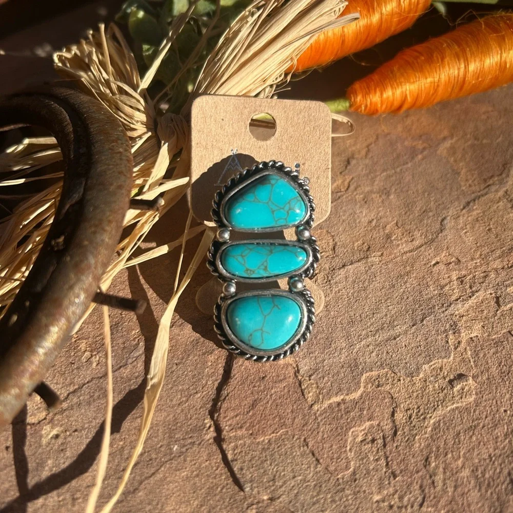 Navajo Turquoise Semi-Stone Silvertone Ring NWT OSFA - Picture 4 of 6